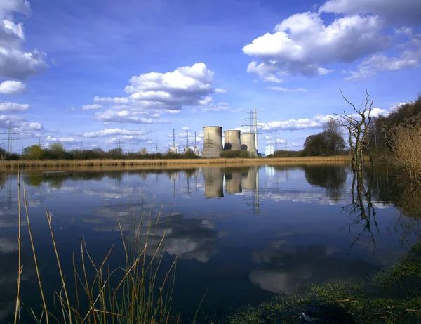 Scenic View Industrial Plant Reflection Surface Calm Lake Cloudy Sky — Stock Photo, Image