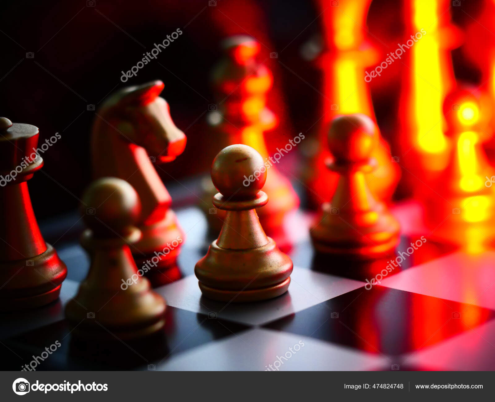 Horizontal shot of cool silver chess pieces in the starting position  reflected on the board Stock Photo by wirestock