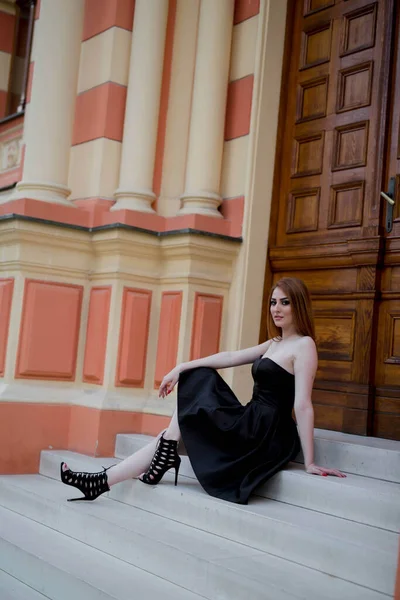 Vertical Shot Beautiful Bosnian Caucasian Woman Black Dress Sitting Stairs — Stock Photo, Image