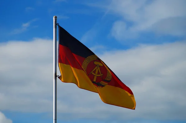 Einem Schrebergarten Frankfurt Main Weht Die Flagge Der Ehemaligen Ddr — Stockfoto