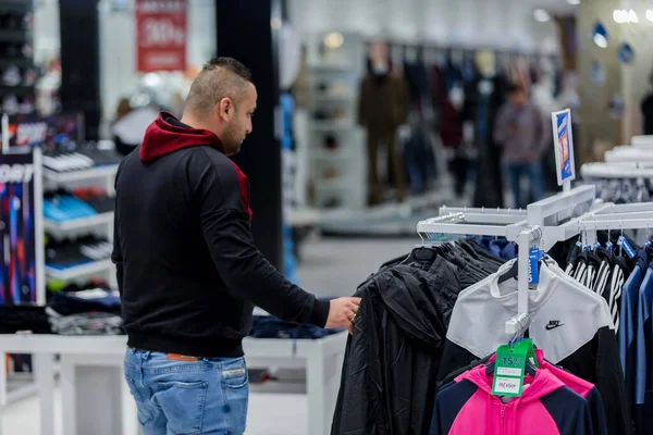 Brcko Bósnia Herzegovina Novembro 2019 Tiro Loja Roupas Esportivas Shopping — Fotografia de Stock