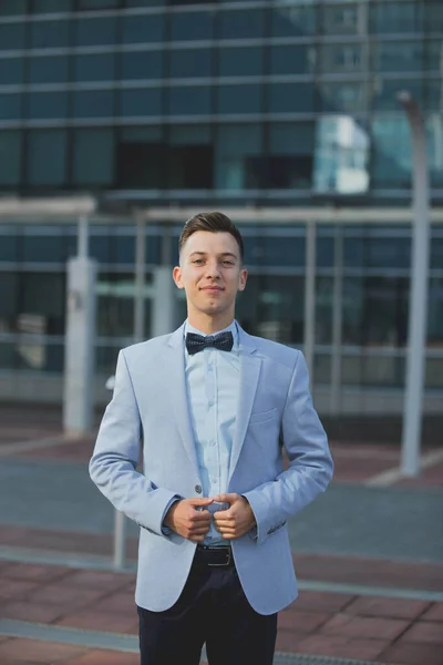 Vertical Shot White Caucasian Man Wearing Classic Blue Suit Posing — ストック写真