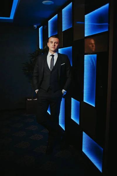 Vertical Shot Handsome Bosnian Caucasian Man Wearing Suit Posing Indoors — ストック写真