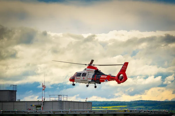 Sangerhausen Germany May 2021 View Rescue Helicopter Taking Cloudy Sky — Stock Photo, Image