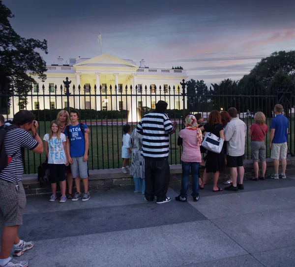 Washington Verenigde Staten Aug 2010 Toeristen Kijken Door Het Ijzeren — Stockfoto