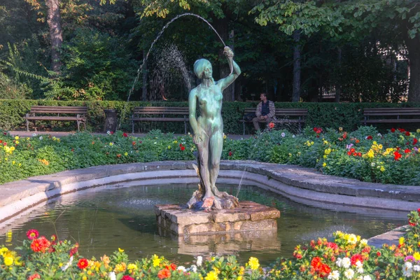Fontana Della Statua Fronte Parco Dunavski Novi Sad Serbia — Foto Stock