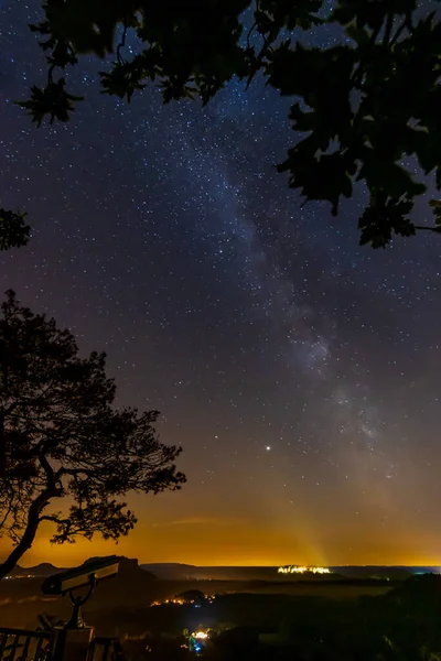 Mjölkig Väg Över Fästningen Kingst Saxon Switzerland Till Vänster Lililienstein — Stockfoto