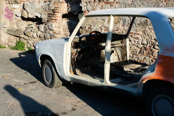 Ένα Κοντινό Πλάνο Ενός Παλιού Κατεστραμμένου Αυτοκινήτου Χωρίς Πόρτες Και — Φωτογραφία Αρχείου