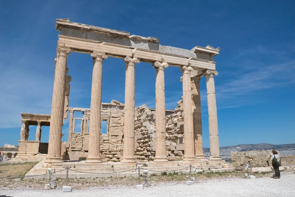 Atenas Grécia Maio 2021 Templo Erechteion Com Estátuas Cariátides Acrópole — Fotografia de Stock