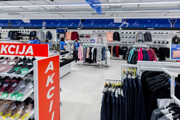 Tuzla Bósnia Herzegovina Novembro 2019 Tiro Loja Roupas Esportivas Centro — Fotografia de Stock