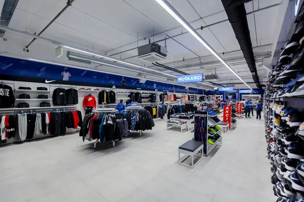 Tuzla Bosnia Και Herzegovina Νοέμβριος 2019 Shot Sport Clothing Store — Φωτογραφία Αρχείου