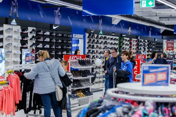 Brcko Bosnia Και Herzegovina Νοέμβριος 2019 Shot Sport Clothing Store — Φωτογραφία Αρχείου