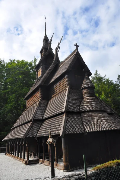 Типичная Темная Деревянная Скандинавская Церковь Фантофт Бергене Норвегия — стоковое фото