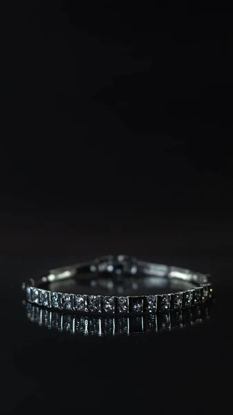 Vertical Shot Silver Bracelet Black Background — Stock Photo, Image