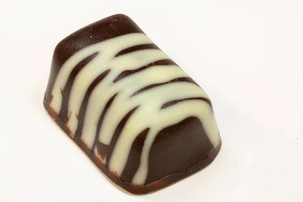 Primo Piano Gustose Caramelle Cioccolato Sfondo Bianco — Foto Stock