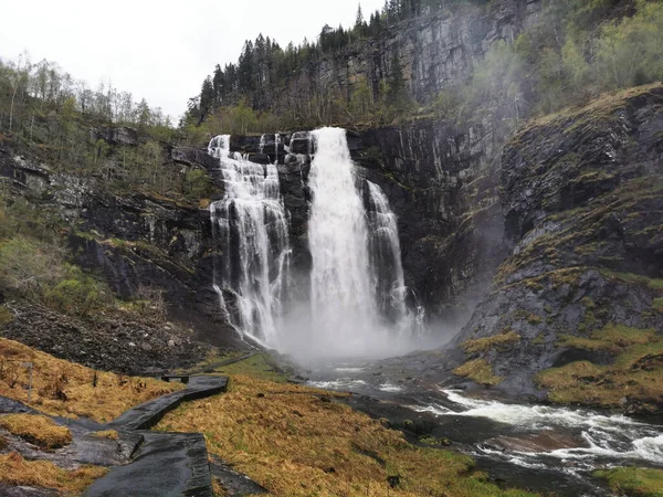Una Splendida Vista Della Cascata Skjervsfossen Norvegia — Foto Stock