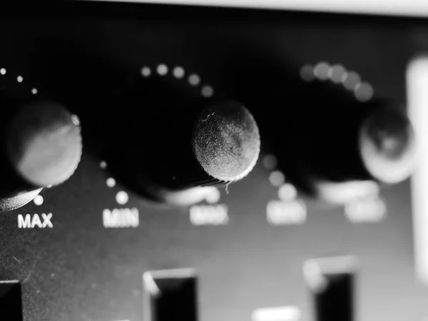 Een Dramatische Opname Van Drum Pad Controller Knoppen Verlicht Met — Stockfoto