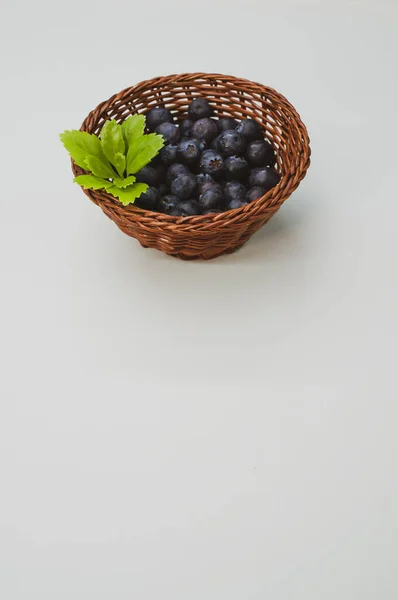 Top View Blueberries Leaf Basket White Background — Stock Photo, Image