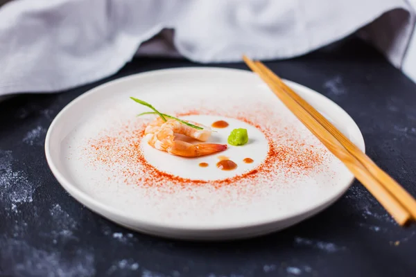 Tiro Alto Ângulo Deliciosos Camarões Japoneses Com Wasabi Com Molho — Fotografia de Stock