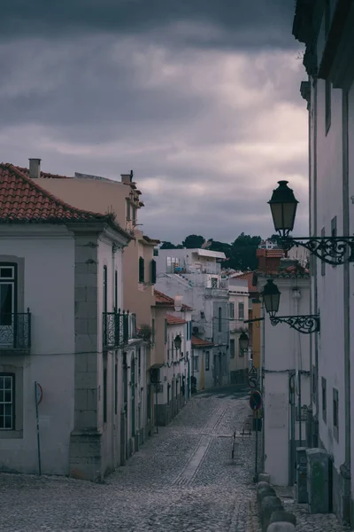 葡萄牙卡斯凯斯一条街道的垂直截图 — 图库照片
