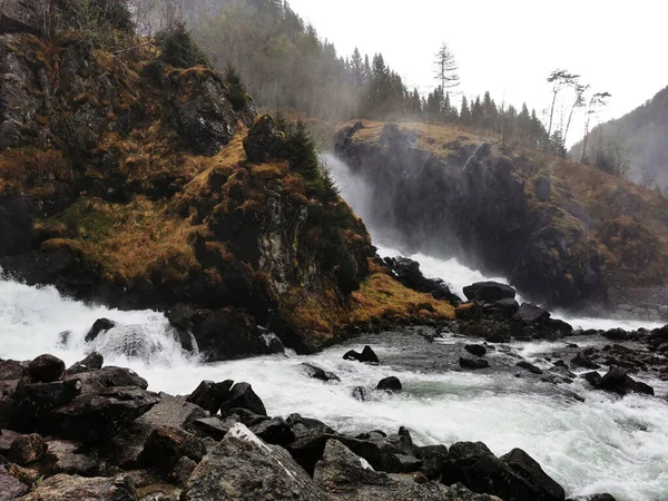 Uma Bela Paisagem Cachoeira Latefossen Noruega — Fotografia de Stock