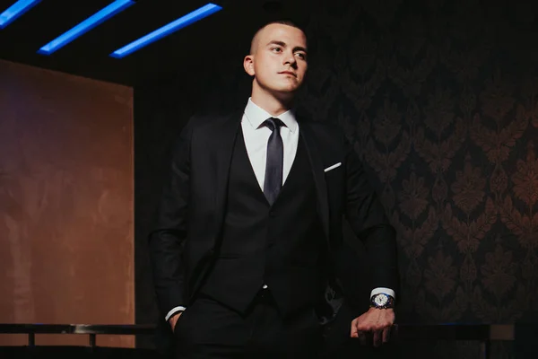 Jeune Directeur Club Masculin Caucasien — Photo