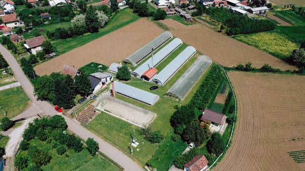 Een Luchtfoto Van Kassen Omringd Door Velden — Stockfoto