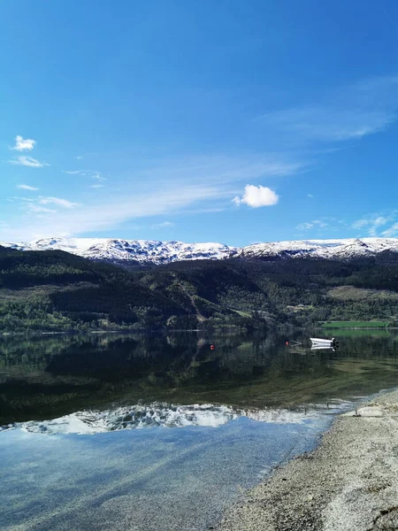 Piękna Sceneria Jeziora Vangsvatnet Norwegii — Zdjęcie stockowe