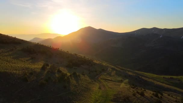 Schöner Sonnenuntergang Den Bergen — Stockvideo