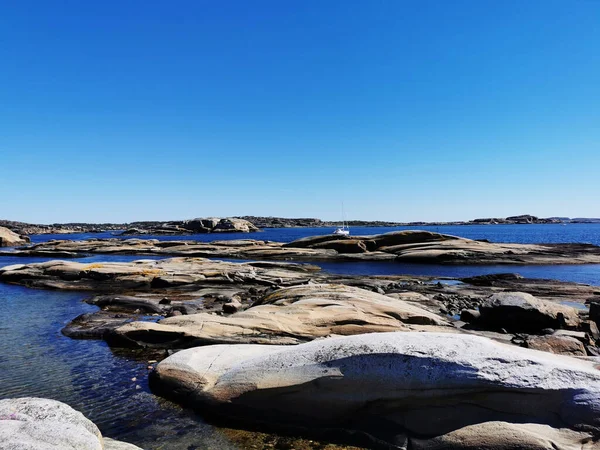 挪威凡尔登斯恩德 一幅环绕着石山的大海风景 — 图库照片