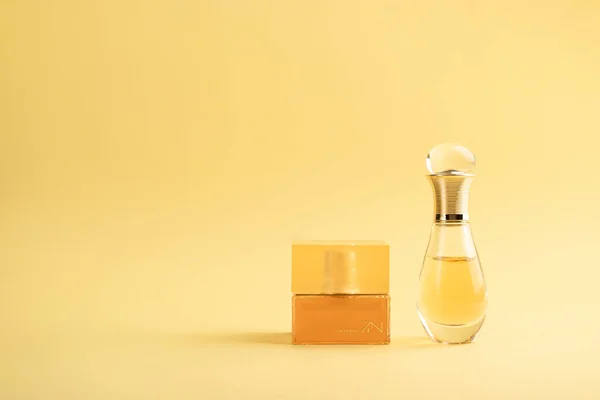 Paris Francja Maja 2021 Perfumy Dior Shiseido Zen Żółto Złotym — Zdjęcie stockowe