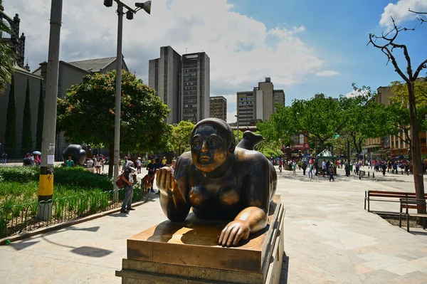 メデリン コロンビア 2020年5月3日 ボテロ広場の女性のヌード像 — ストック写真