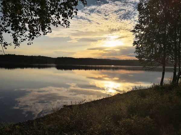 Une Belle Vue Sur Ciel Couchant Reflétant Dans Mer Paisible — Photo