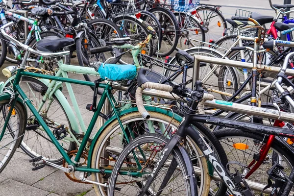 Kiel Alemanha Maio 2021 Vista Perto Uma Bicicleta Lugar Estacionamento — Fotografia de Stock