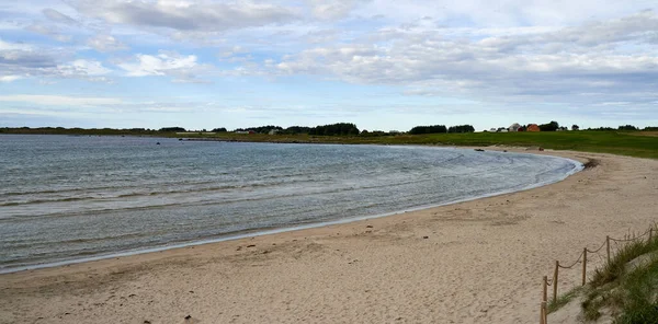 Een Rustig Leeg Zandstrand Dicht Bij Atlantische Oceaan Road Noorwegen — Stockfoto