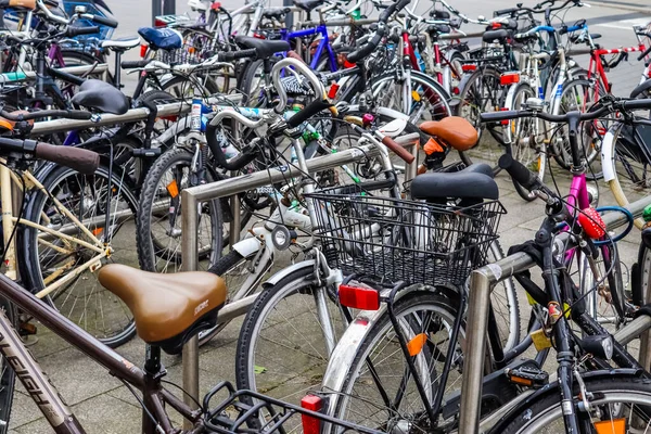 Kiel Tyskland Maj 2021 Närbild Cykel Parkeringsplats Kiel Tyskland — Stockfoto