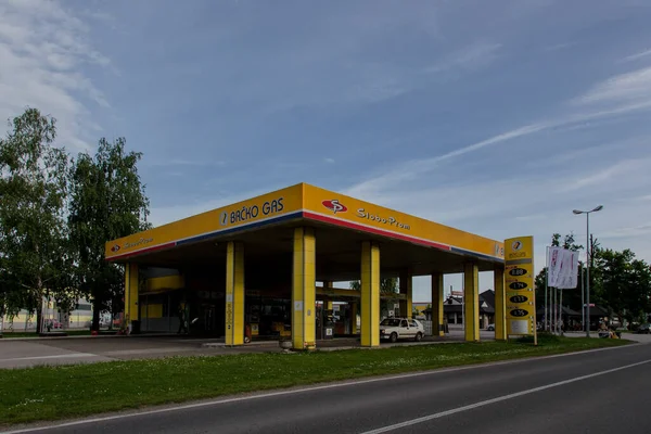 Brcko Bosnien Und Herzegowina Mai 2017 Tagesaufnahme Einer Tankstelle Bosnien — Stockfoto