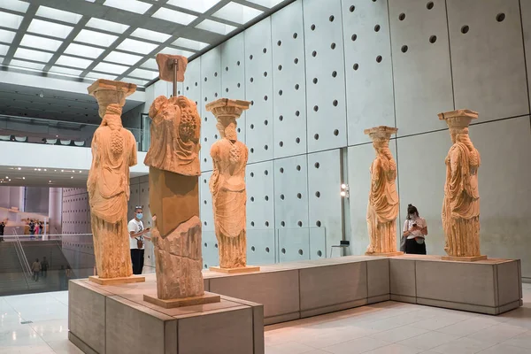 アテネ ギリシャ 5月18 2021 Caryatids 紀元前5世紀の美しい女の子の像 六人はエレケテオンの屋根を持っていました アテネ ギリシャ5 2021 — ストック写真