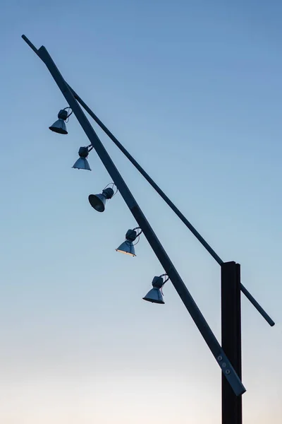 Colpo Verticale Lanterne Sfondo Cielo Blu — Foto Stock