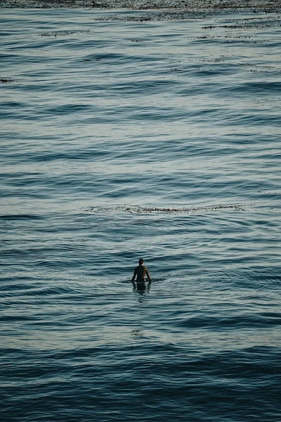 Egy Magányos Búvár Óceánban Malibu Kalifornia — Stock Fotó