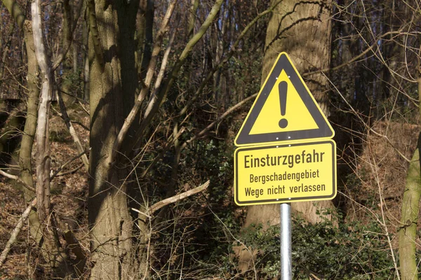 Panneau Dans Les Bois Région Montagneuse Endommagée Ruhr Risque Chute — Photo