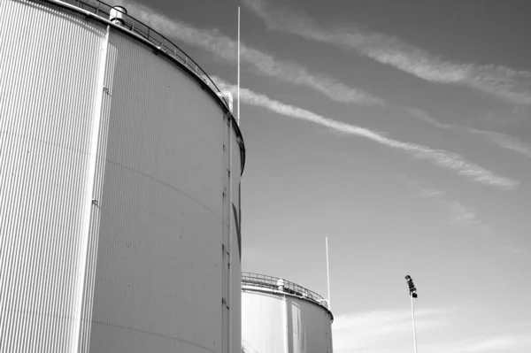 Een Grijswaarden Shot Van Een Industriële Installatie Concept Van Indust — Stockfoto