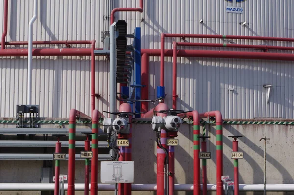 Primer Plano Tuberías Con Metros Una Planta Industrial —  Fotos de Stock