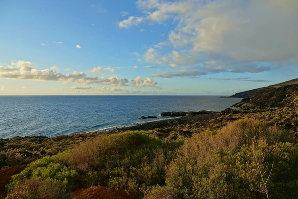 Потрясающий Вид Остров Эль Йерро Атлантическом Океане Голубым Облачным Небом — стоковое фото
