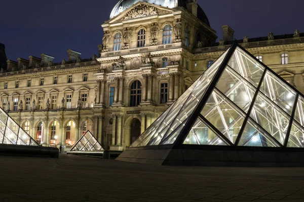 Museo Del Louvre París Francia Por Noche — Foto de Stock