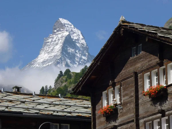 Uma Bela Vista Cidade Velha Com Montanha Matterhorn Zermatt Suíça — Fotografia de Stock