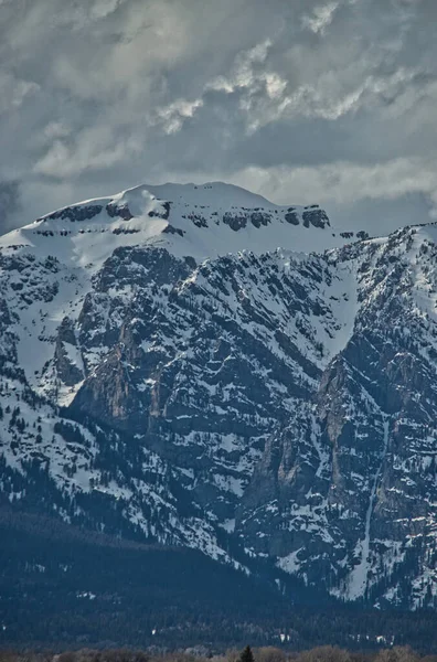 Die Schneegipfel Majestätischer Berge — Stockfoto