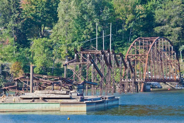 Roto Puente Del Ferry Los Hielos Sobre Lago Cheat Morgantown —  Fotos de Stock
