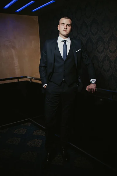 Young Man Elegant Black Suit Tie Posing — ストック写真