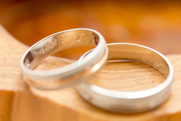 Enfoque Selectivo Anillos Boda Una Superficie Madera — Foto de Stock